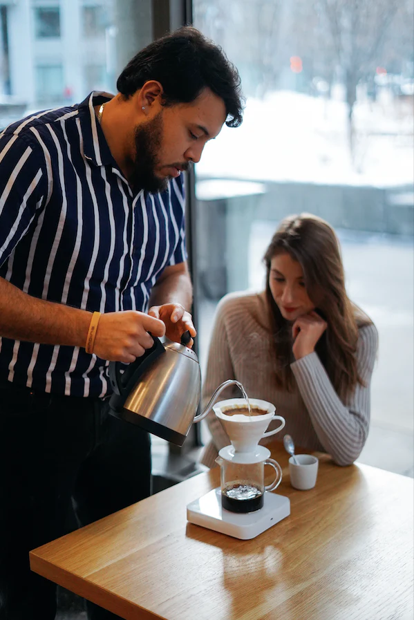 Hario V60-02 Ceramic Brewer - Image 3